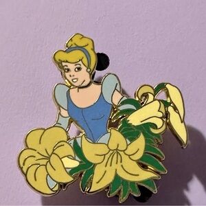 🛍️2️⃣ LEFT: Disney Auctions Exclusive LE1000 Cinderella Trading Pin 💎